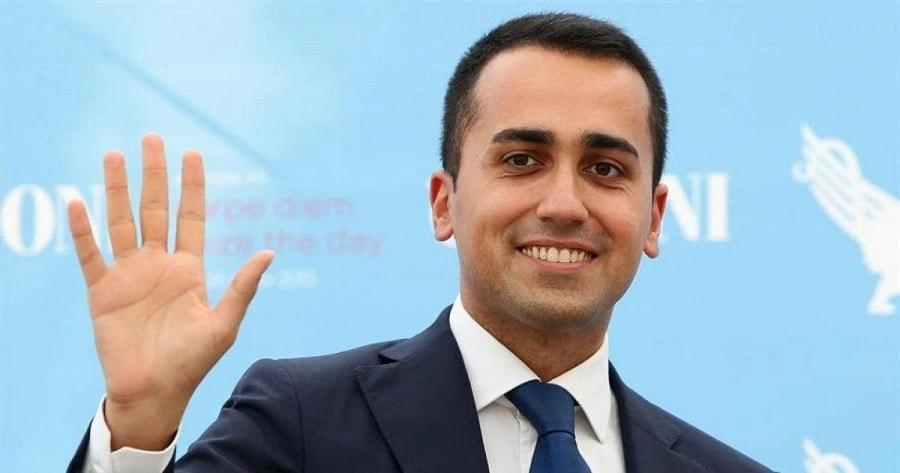Μήνυμα Di Maio στην ΕΕ: Δεν υποχωρούμε ούτε ένα βήμα από το πρόγραμμά μας – Μέτρα ενίσχυσης των φτωχών – Το 57% των Ιταλών στηρίζει την κυβέρνηση